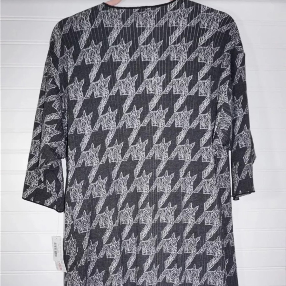 FINAL PRICE DROP!!! LuLaRoe Shirley Houndstooth